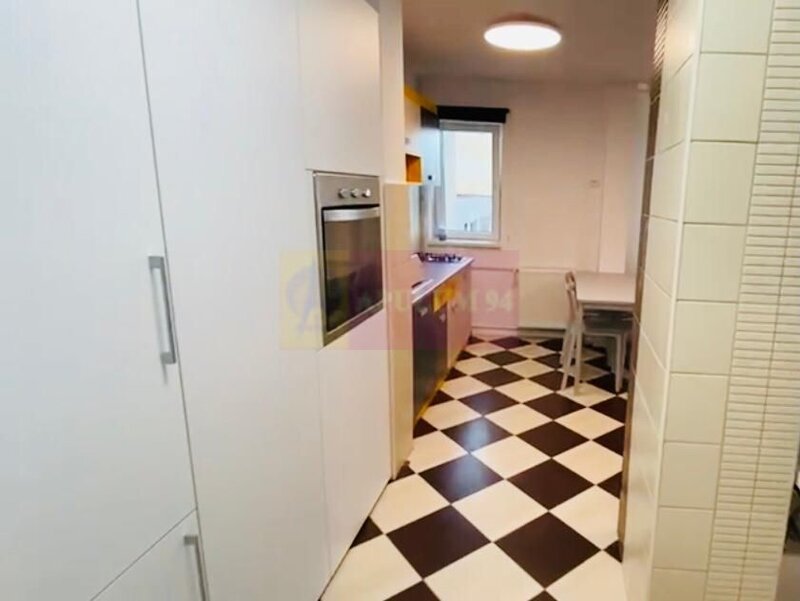 Vanzare apartament 3 camere Tineretului